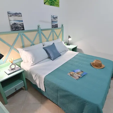 Апартаменты Izzhome Sea Style Пула