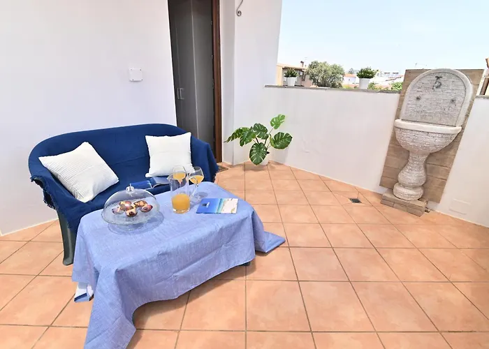 Апартаменты Izzhome Sea Style Пула