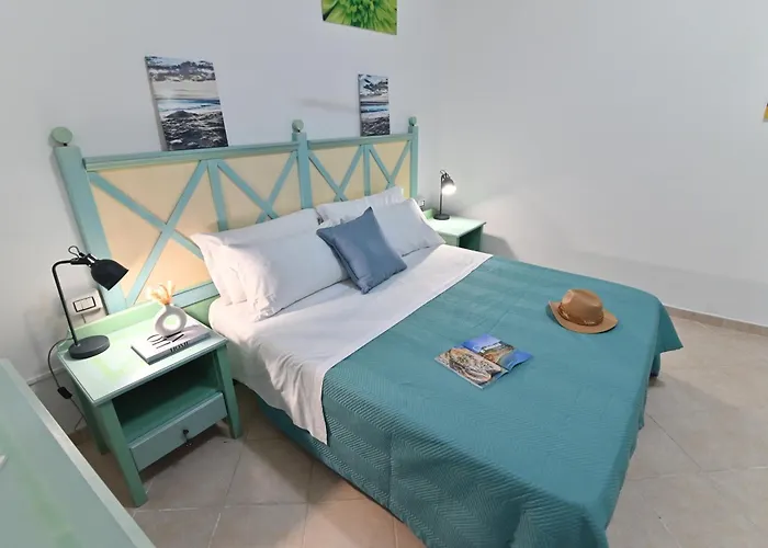 Апартаменты Izzhome Sea Style Пула