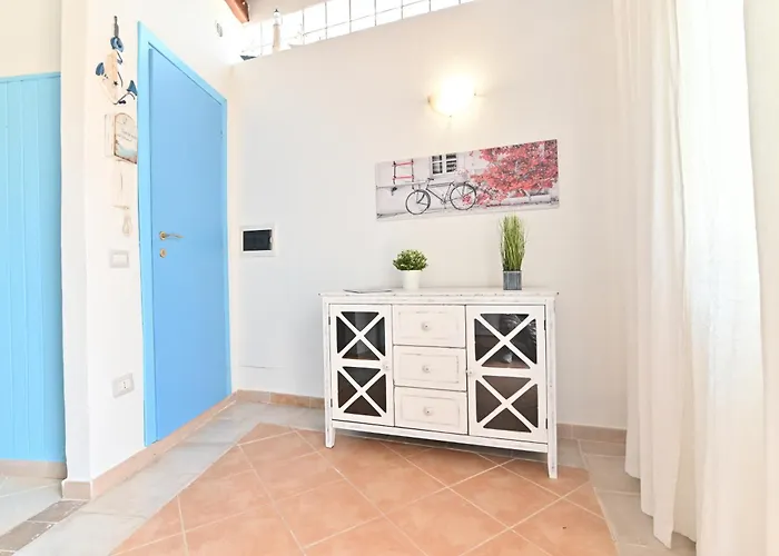 Апартаменты Izzhome Sea Style Пула