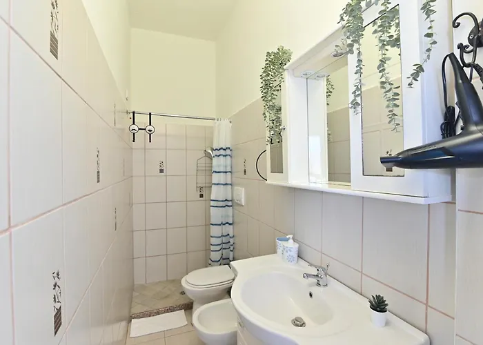 Апартаменты Izzhome Sea Style Пула